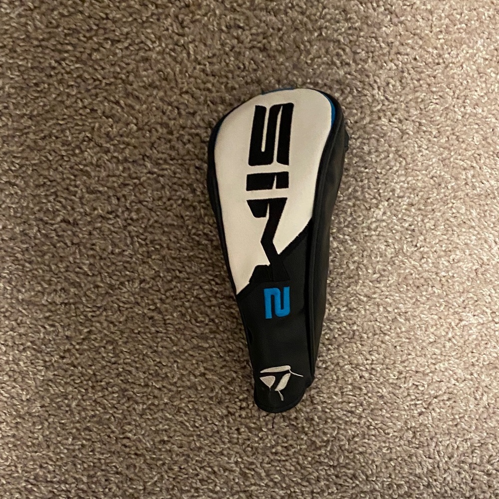 Sim 2 hybrid cover Golf Club Headcover in White, Black & Blue